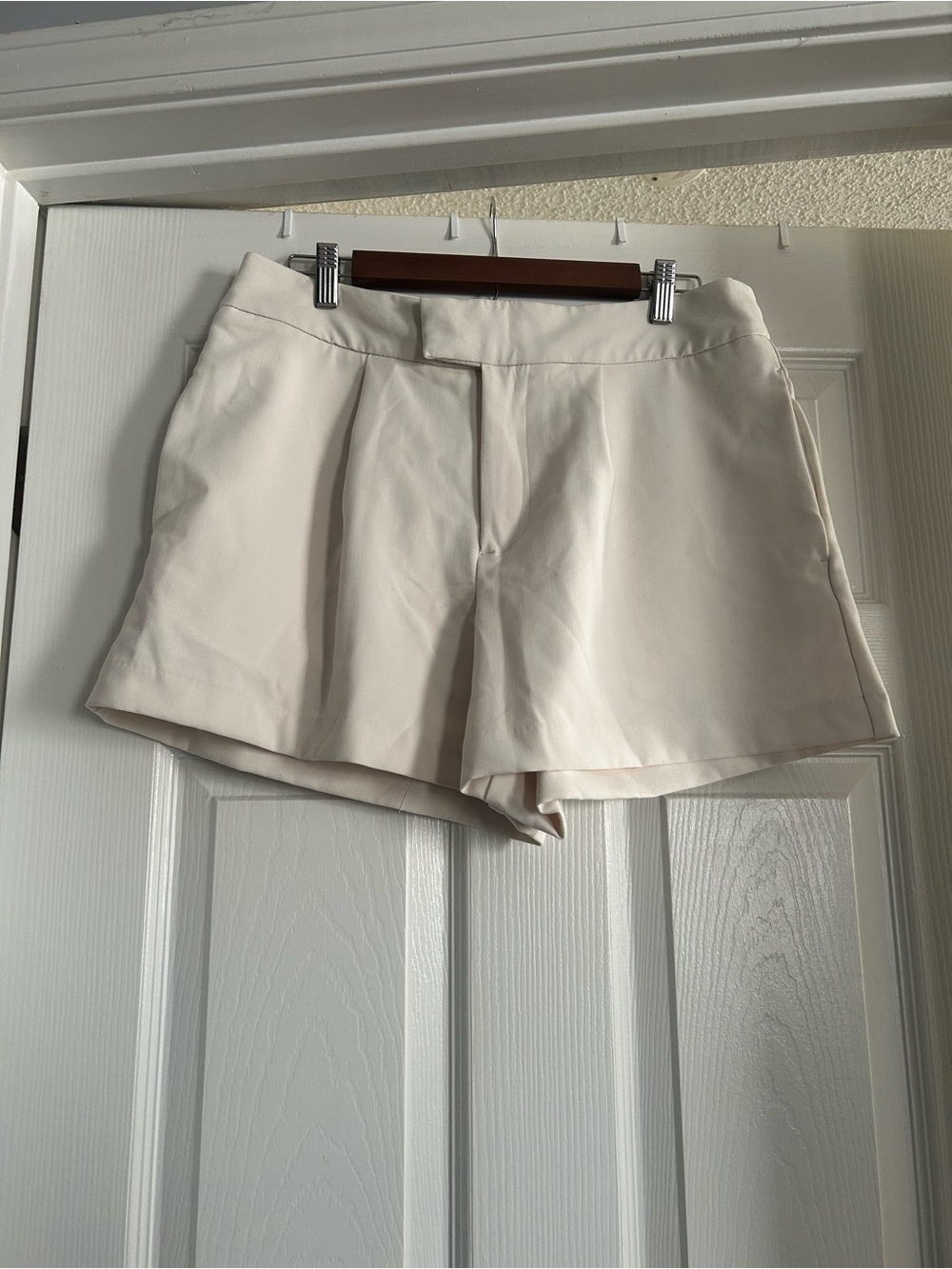 a new day Cream High-Waist Tailored Shorts